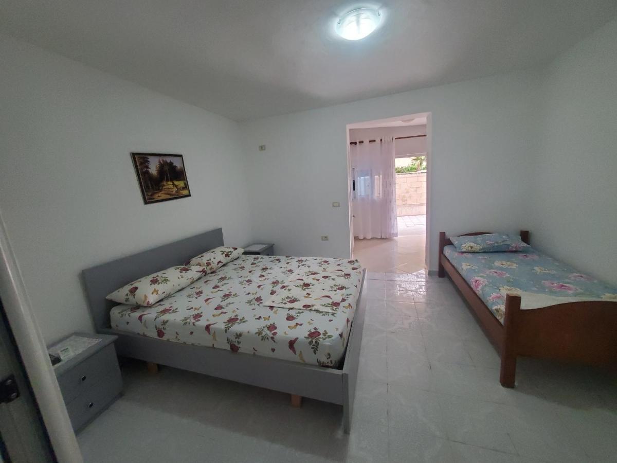 Guest House Vlorë Buitenkant foto