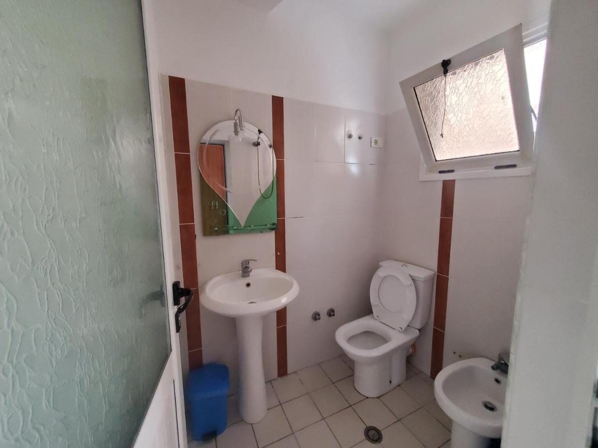 Guest House Vlorë Buitenkant foto