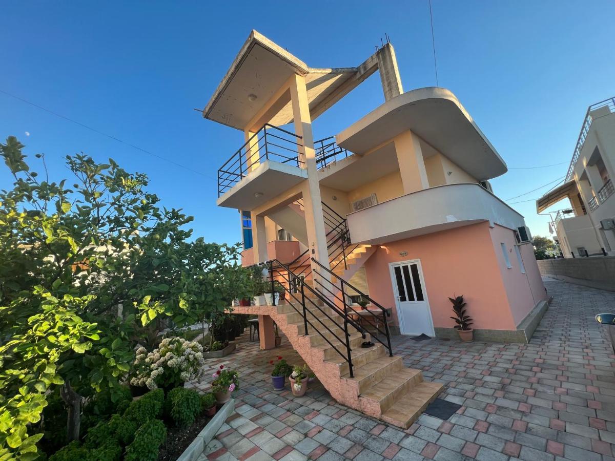 Guest House Vlorë Buitenkant foto
