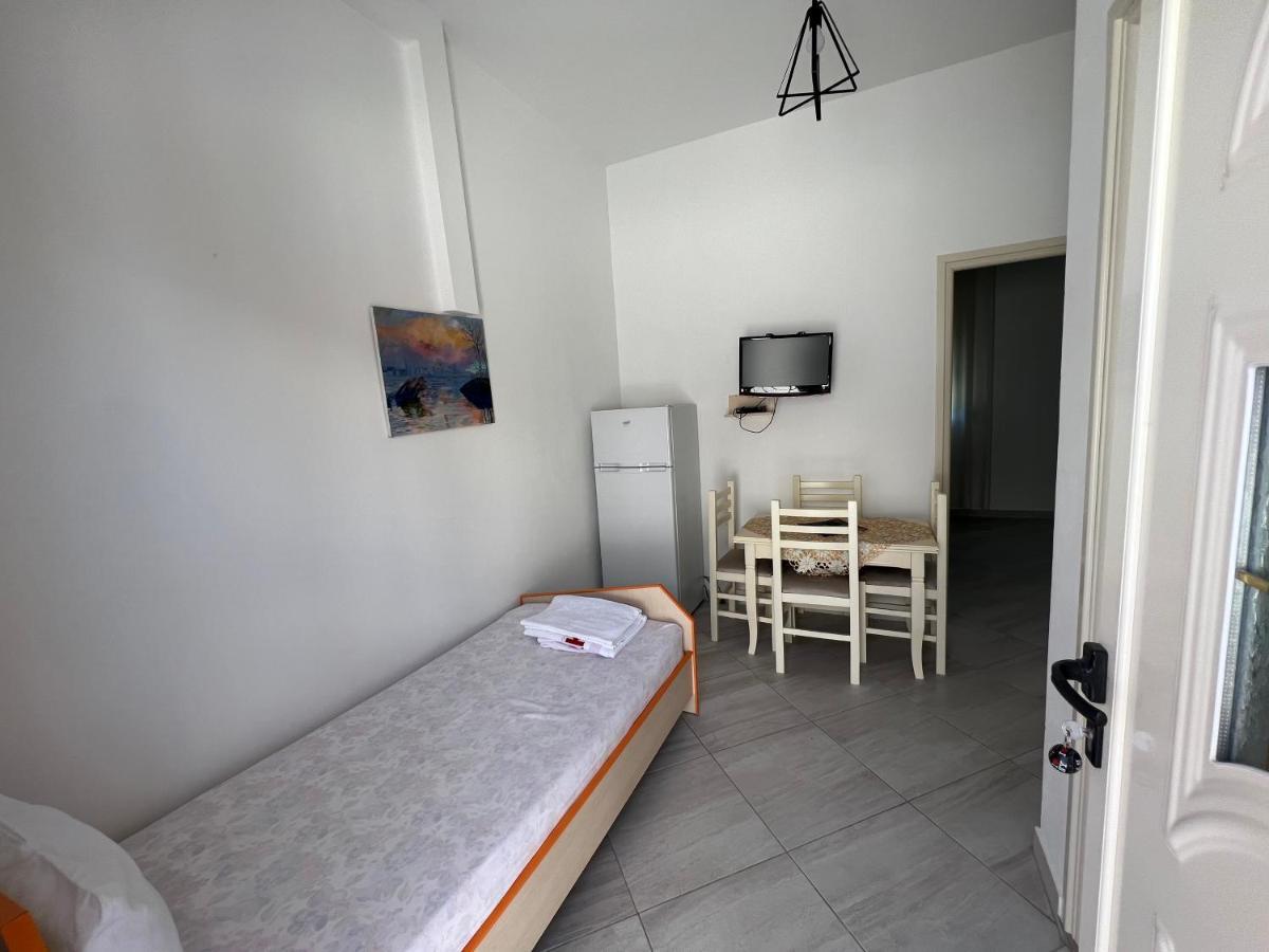 Guest House Vlorë Buitenkant foto