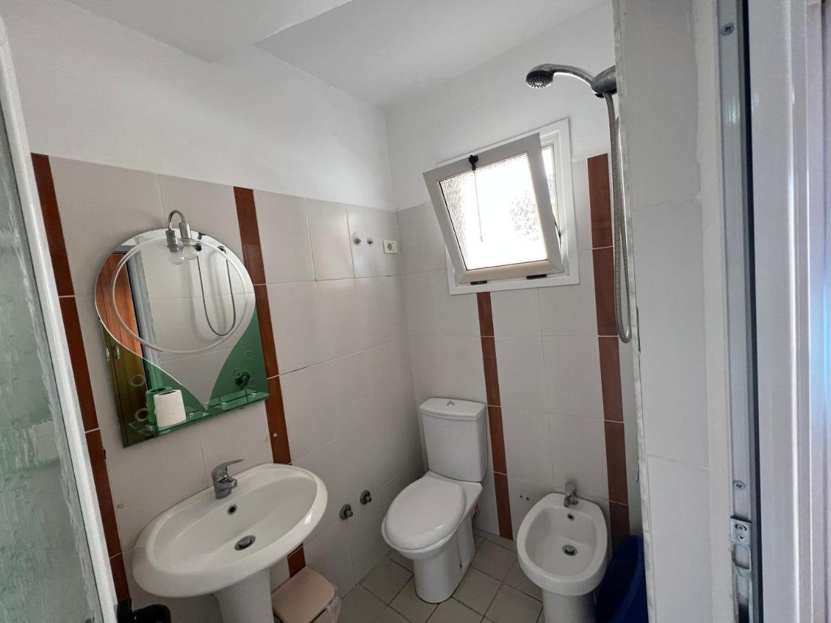 Guest House Vlorë Buitenkant foto