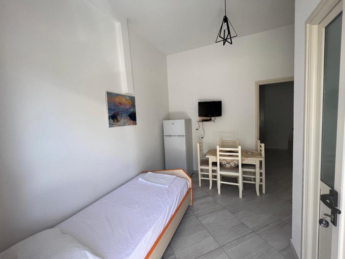 Guest House Vlorë Buitenkant foto