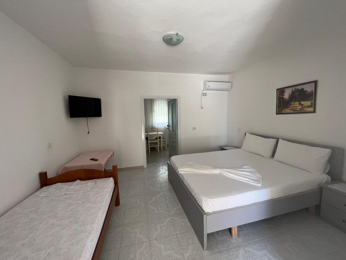 Guest House Vlorë Buitenkant foto
