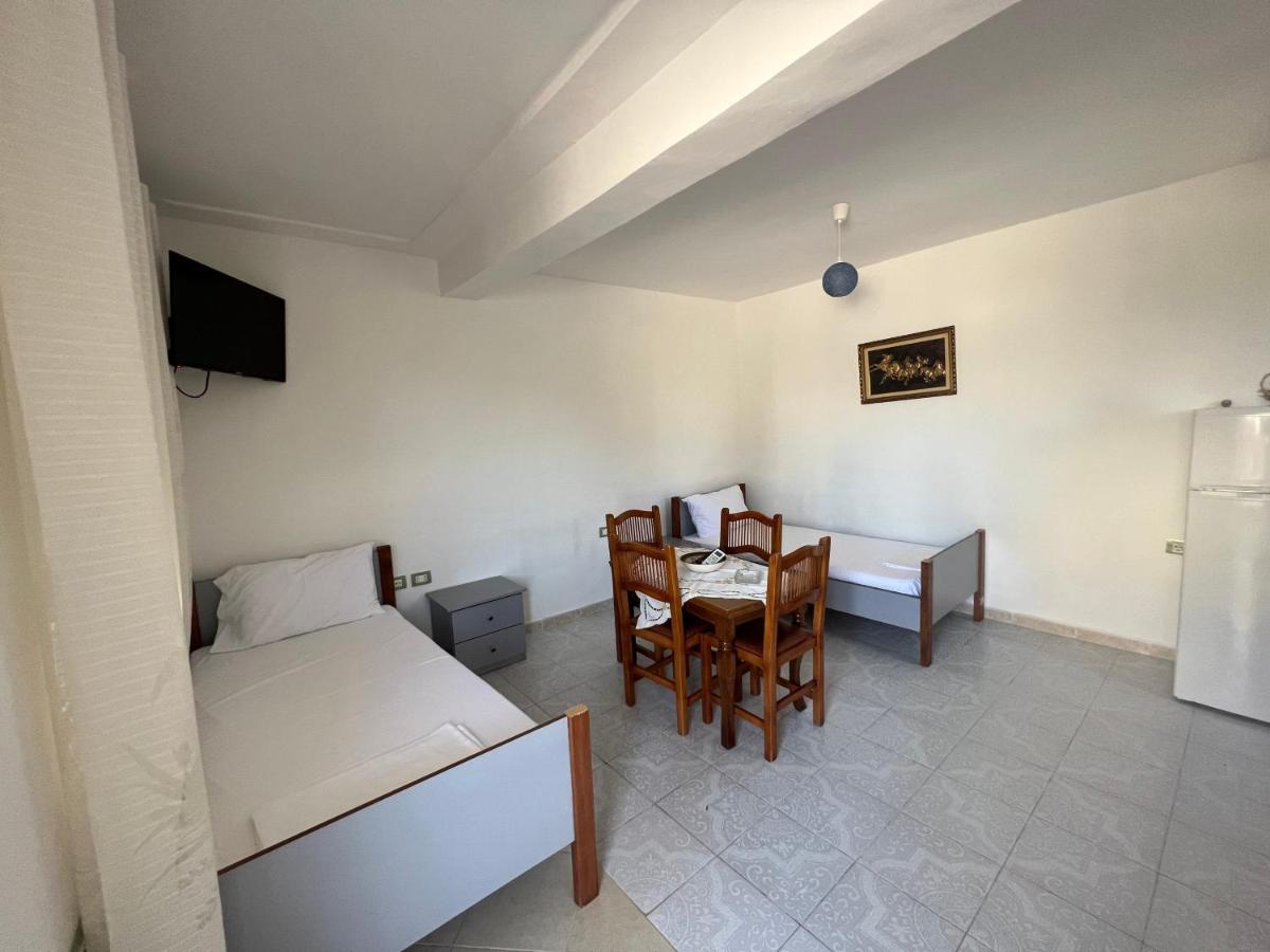 Guest House Vlorë Buitenkant foto